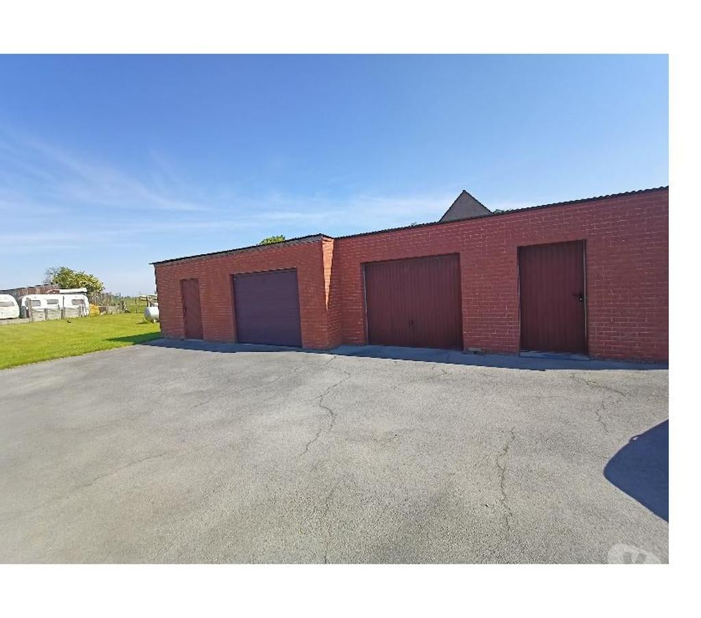 Annonce maison Oostvleteren - Photos Vivastreet Maison détachée avec 3 chambres, grand jardin et 2 garages