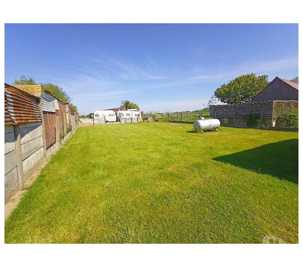 Annonce maison Oostvleteren - Photos Vivastreet Maison détachée avec 3 chambres, grand jardin et 2 garages