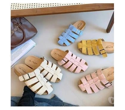 Chaussures et bottes occasion Cambron-Casteau Brugelette - Photos Vivastreet Sandales Rétro Mates