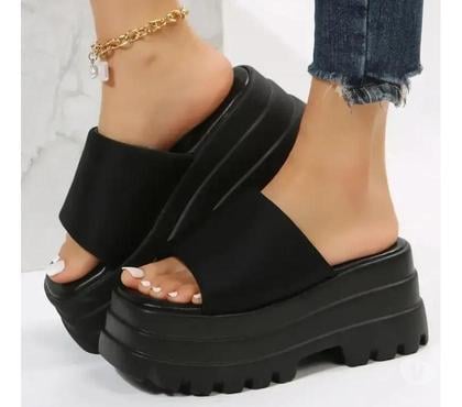 Vêtements - Photos Vivastreet Tongs pour Femmes