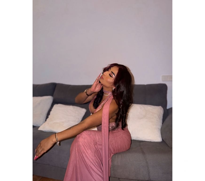 Escort Aubange Athus - Photos Vivastreet Gaby, belle transsexuelle brune.