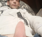 Jeune homme cherche jeune femme pour soirée, nuitée ou WE