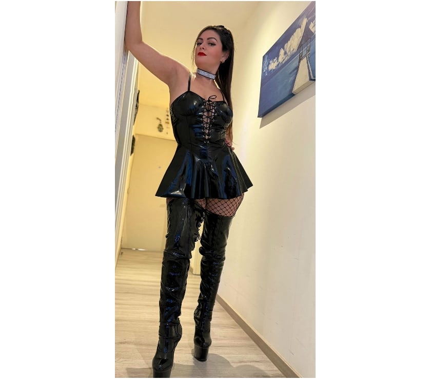 Escort & Massage Athus Aubange - Photos Vivastreet BELLE DOMINATRICE À ATHUS