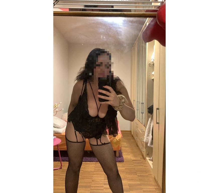 Escort Aubange Athus - Photos Vivastreet Salma, première fois ici, nouvelle à Esch🥰