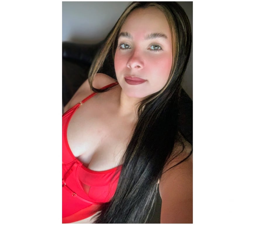 Escort Aubange Athus - Photos Vivastreet CAMILA... DOUCE, SEXY ET JEUNE....23 ANS