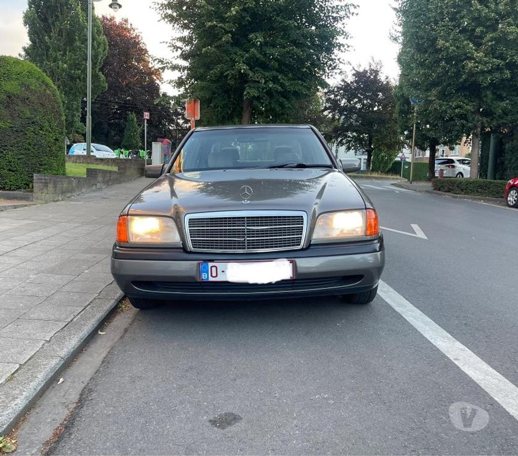 Voitures de collection Ganshoren - Photos Vivastreet Mercedes C220 DIESEL AUTOMATIQUE ANCETRE 1994