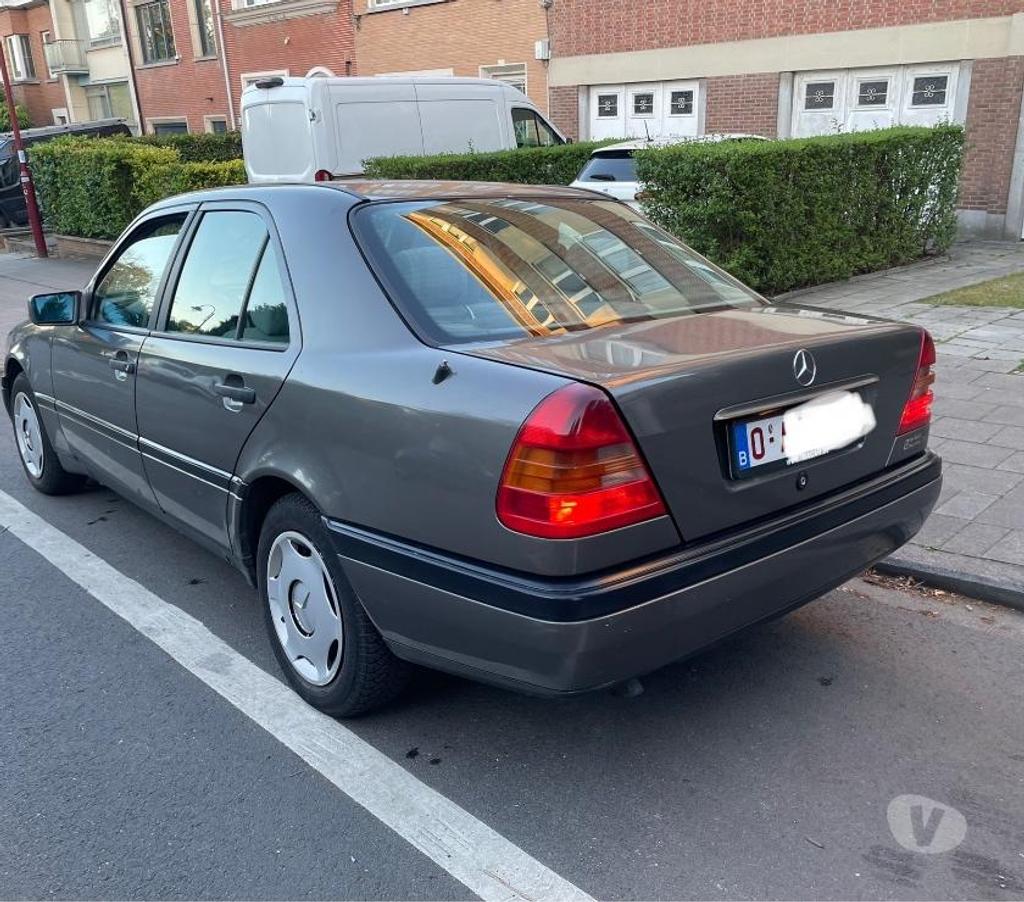 Voitures de collection Ganshoren - Photos Vivastreet Mercedes C220 DIESEL AUTOMATIQUE ANCETRE 1994