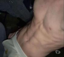 Jeunes de 24 ans cherche à s'amuser