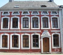 A LOUER appartement dans maison classée