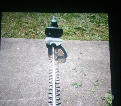 Bricolage - Jardin - Outillage Nimy Mons - Photos Vivastreet Taille haie filaire TOP Craft