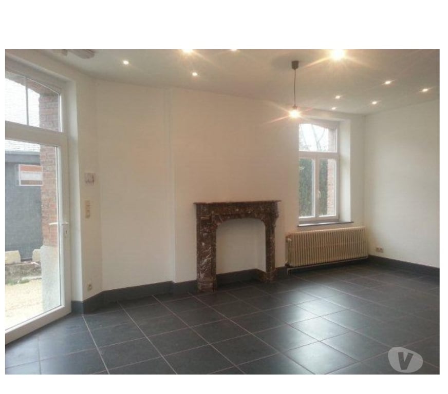 bureaux locaux Paliseul Paliseul-Centrum - Photos Vivastreet Paliseul : surface commerciale ou bureaux à louer.