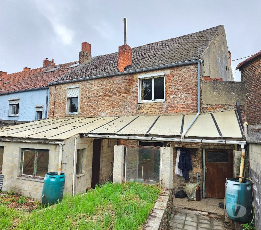 Annonce maison Sambreville - Photos Vivastreet Maison à rénover, 4 chambres, garage et jardin à Velaine