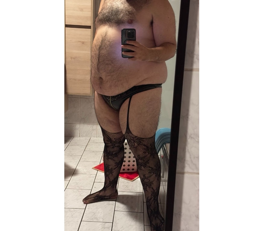 Gay La Louvière - Photos Vivastreet Gros bear poilu se gode en cam