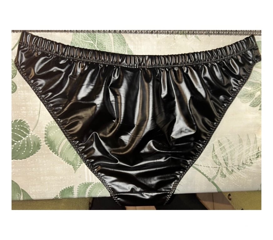 Gay Tubize - Photos Vivastreet regardé bien les 2 photos et lire mon annonce complète