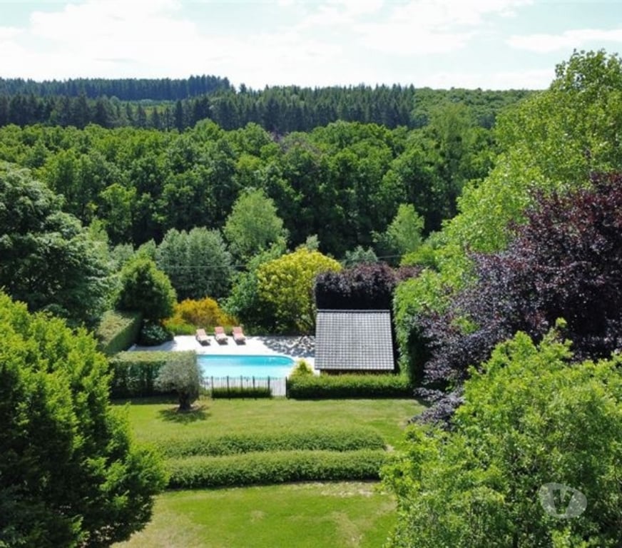 Annonce maison Ciney - Photos Vivastreet Propriété de qualité avec piscine et abords aménagés