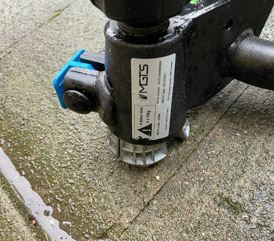 Equipements - Services Molenbeek-Saint-Jean - Photos Vivastreet porte 4 velo norauto
