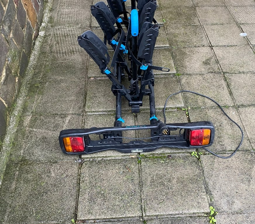Equipements - Services Molenbeek-Saint-Jean - Photos Vivastreet porte 4 velo norauto
