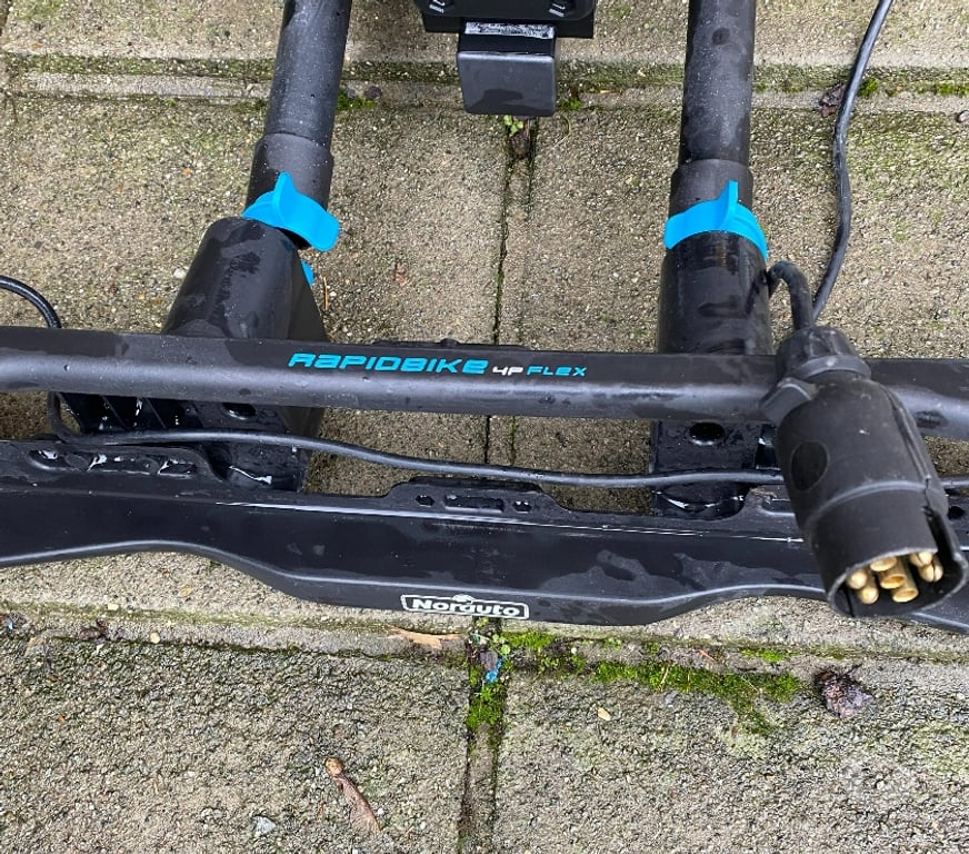 Equipements - Services Molenbeek-Saint-Jean - Photos Vivastreet porte 4 velo norauto
