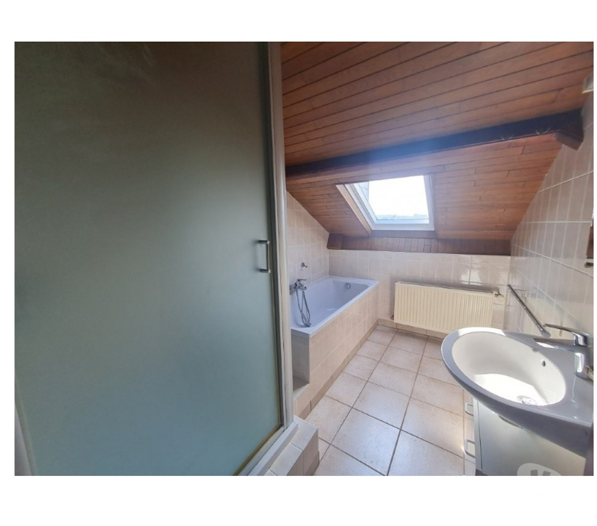 Location appartement Paliseul Fays-les-Veneurs - Photos Vivastreet Agréable appartement, 1 chambre, bureau, +-60m².