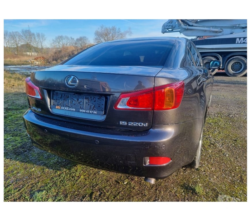Voiture à vendre Pont-de-Loup - Photos Vivastreet Lexus is220d 177cv 130kw Gps Airco Cruise caméra jantes alu