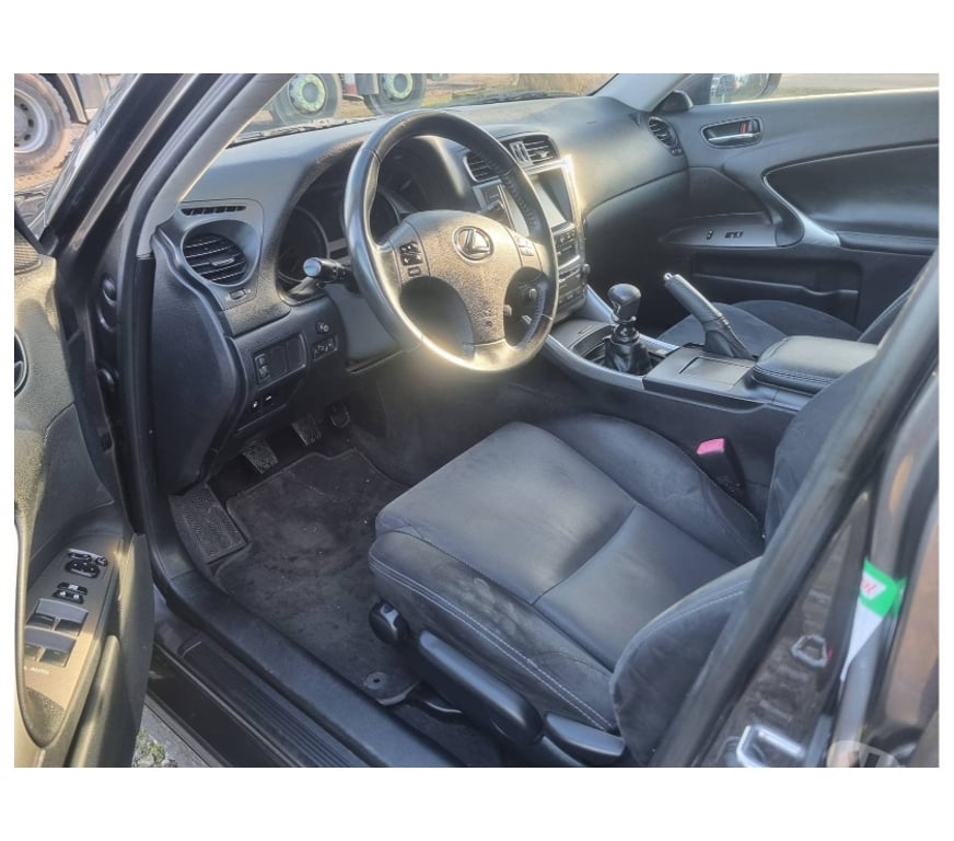 Voiture à vendre Pont-de-Loup - Photos Vivastreet Lexus is220d 177cv 130kw Gps Airco Cruise caméra jantes alu