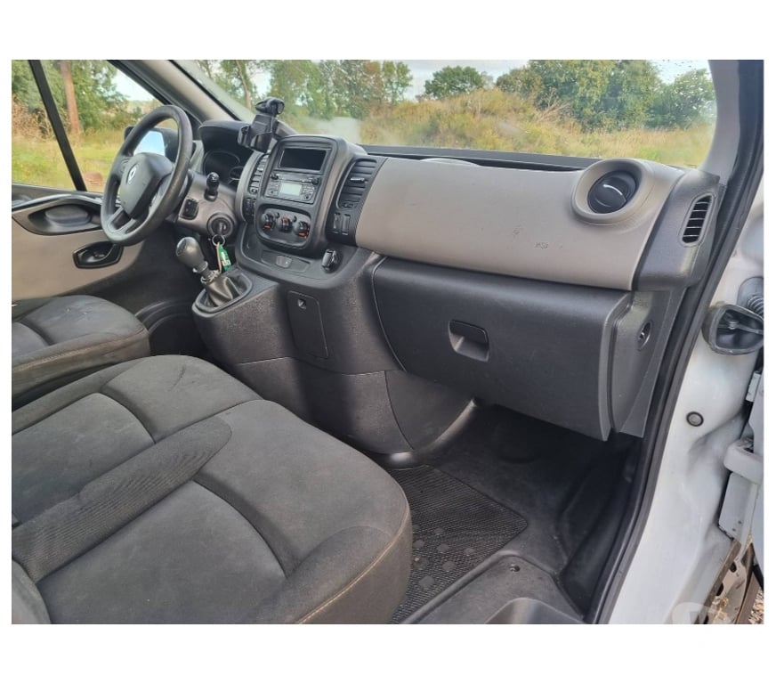 Véhicules commerciaux & utilitaires d'occasion Pont-de-Loup - Photos Vivastreet Renault Trafic L2H2 11 2017 EURO6 1.6DCI 125CV AIRCO CRUISE