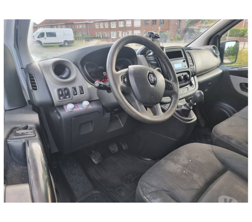 Véhicules commerciaux & utilitaires d'occasion Pont-de-Loup - Photos Vivastreet Renault Trafic L2H2 11 2017 EURO6 1.6DCI 125CV AIRCO CRUISE