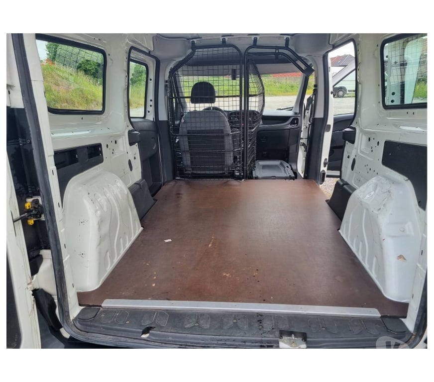 Véhicules commerciaux & utilitaires d'occasion Pont-de-Loup - Photos Vivastreet Fiat Doblo L2 long châssis 7 2017 Euro6 1.3jtd 95cv 98534KM
