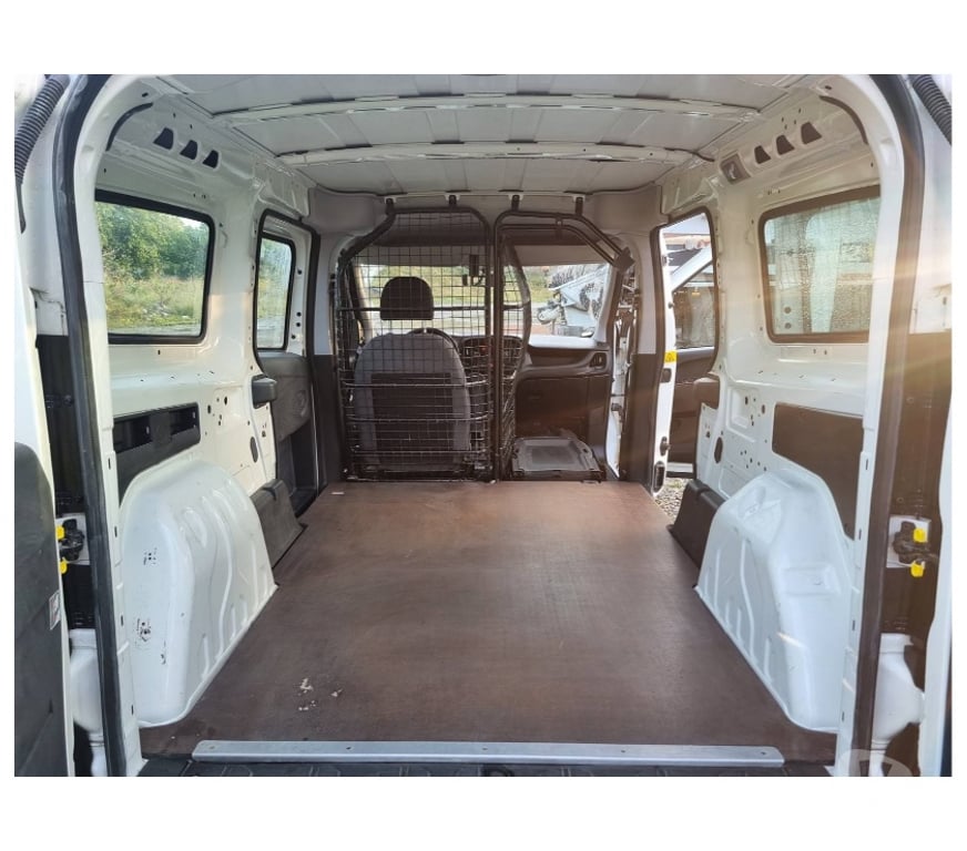 Véhicules commerciaux & utilitaires d'occasion Pont-de-Loup - Photos Vivastreet Fiat Doblo L2 long châssis 7 2017 Euro6 1.3jtd 95cv 93740KM