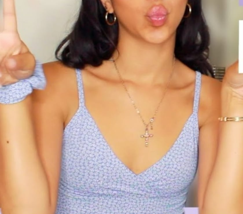 J'aime les femmes qui ont une petite poitrine