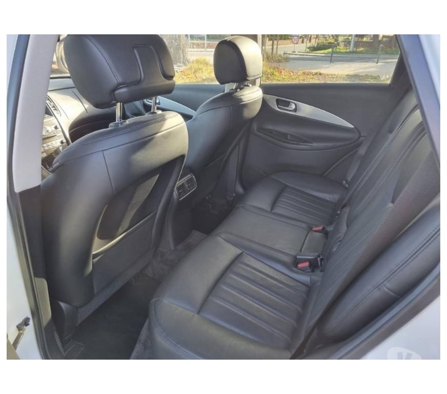 Voiture à vendre Pont-de-Loup - Photos Vivastreet INFINITI QX50 3.0D v6 239cv 83000km Cuir Gps Ac Jantes alu..