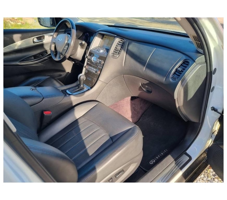 Voiture à vendre Pont-de-Loup - Photos Vivastreet INFINITI QX50 3.0D v6 239cv 83000km Cuir Gps Ac Jantes alu..