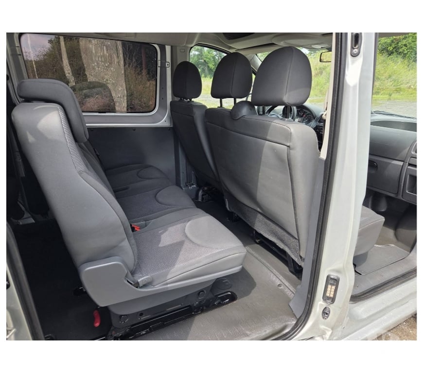 Véhicules commerciaux & utilitaires d'occasion Pont-de-Loup - Photos Vivastreet Peugeot Expert 9places Minibus 2.0hdi 130cv 94kw Airco Cruis
