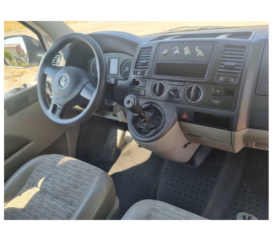 Véhicules commerciaux & utilitaires d'occasion Pont-de-Loup - Photos Vivastreet Vw Transporter T5 2012 double cabine 6places 2.0tdi 90cv...
