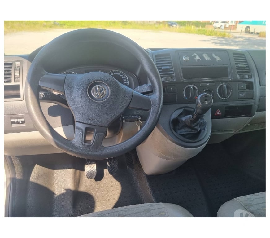 Véhicules commerciaux & utilitaires d'occasion Pont-de-Loup - Photos Vivastreet Vw Transporter T5 2012 double cabine 6places 2.0tdi 90cv...
