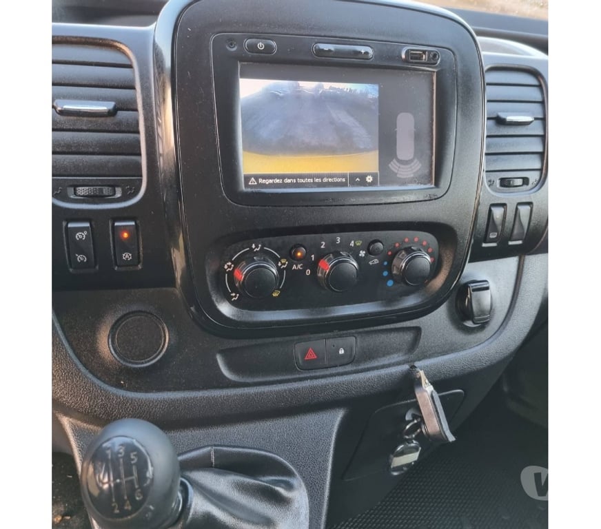 Véhicules commerciaux & utilitaires d'occasion Pont-de-Loup - Photos Vivastreet Renault Trafic Maxi Double cabine 2019 1.6dci Biturbo Gps Ac