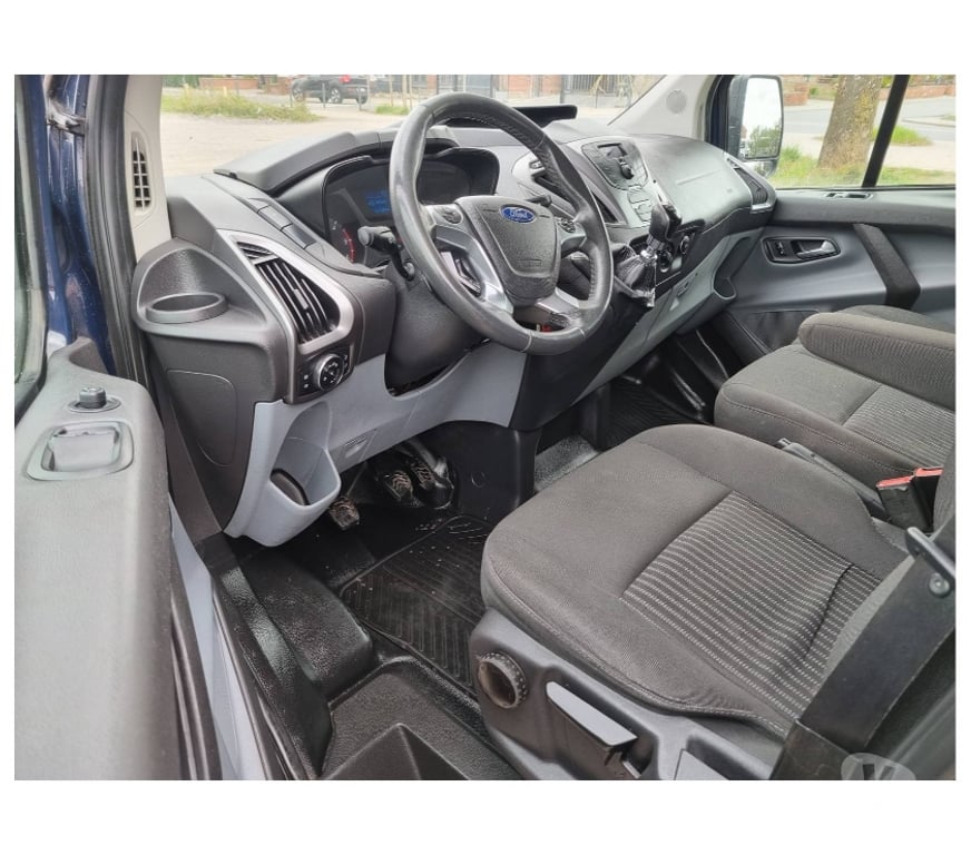 Véhicules commerciaux & utilitaires d'occasion Pont-de-Loup - Photos Vivastreet Ford Transit Custom 9places minibus 2.2tdci 125cv 92kw airco