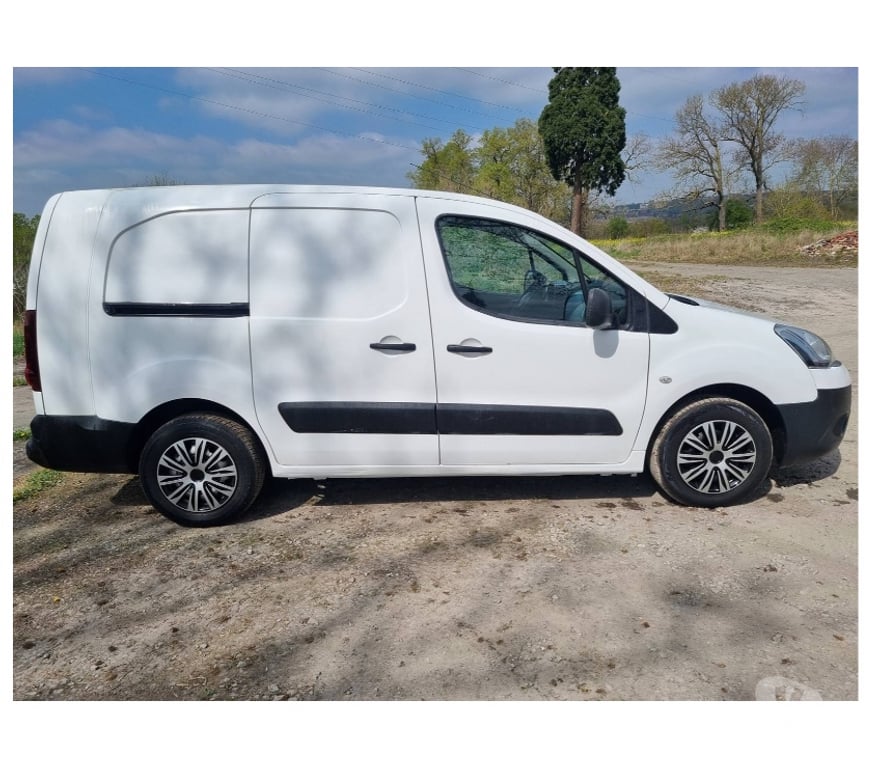 Véhicules commerciaux & utilitaires d'occasion Pont-de-Loup - Photos Vivastreet Citroën Berlingo Maxi 1.6hdi 90cv Boite Auto Cruise 3pl