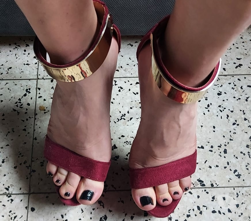 Gay Liège Liège-Centrum - Photos Vivastreet Je cherche un lécheur de pieds