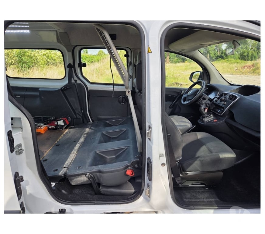 Véhicules commerciaux & utilitaires d'occasion Pont-de-Loup - Photos Vivastreet Renault Kangoo 2018 Double Cabine 68732KM 1.5dci 90cv EU6.