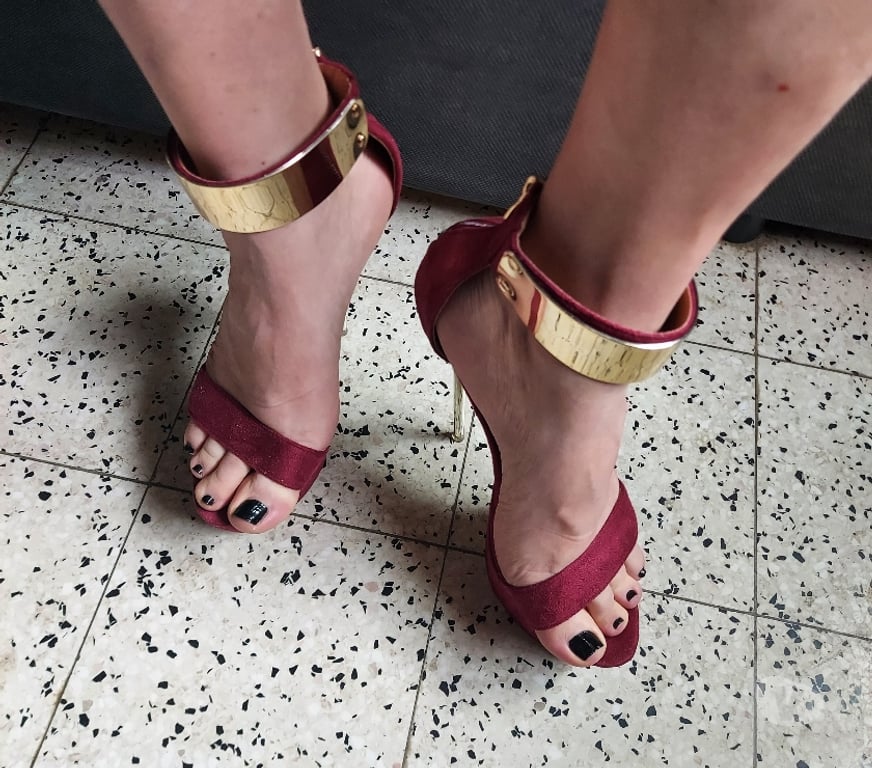 Gay Liège Liège-Centrum - Photos Vivastreet Je recherche un homme actif qui aime lécher les pieds.