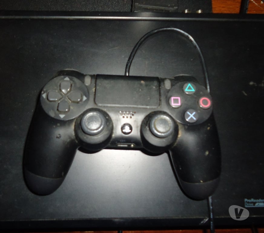 Jeux vidéo & consoles Bouillon Bouillon-Centrum - Photos Vivastreet Playstation 4 à vendre.