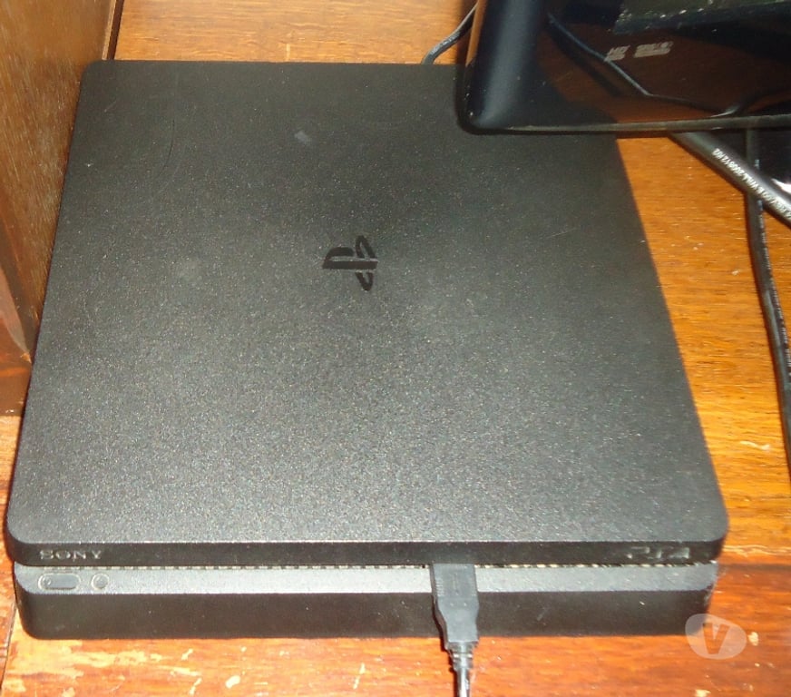 Jeux vidéo & consoles Bouillon Bouillon-Centrum - Photos Vivastreet Playstation 4 à vendre.