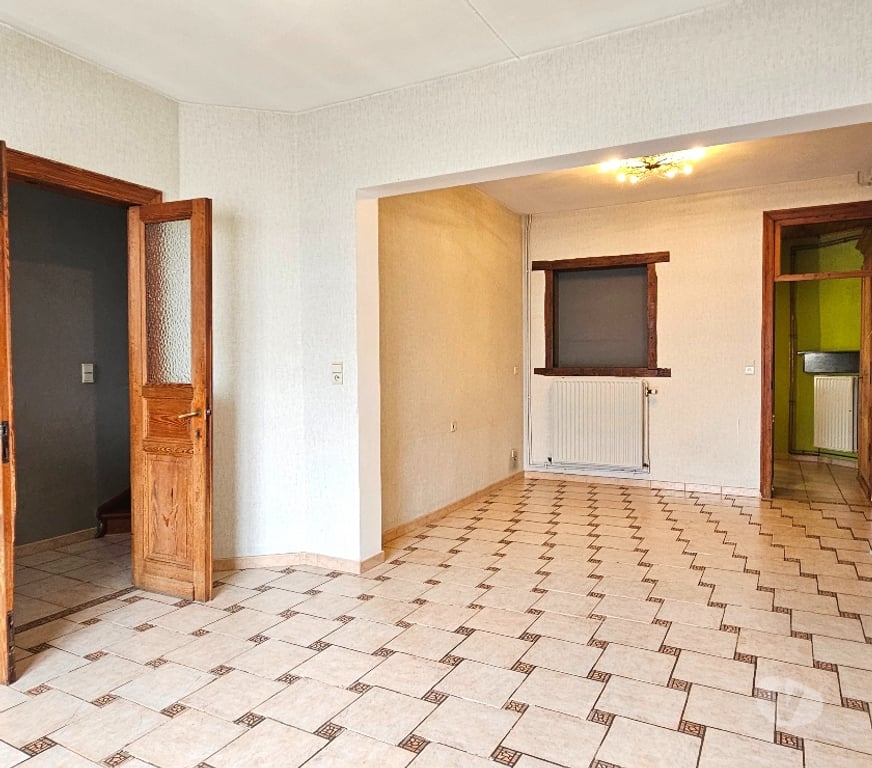 Annonce maison Couvin - Photos Vivastreet Sympathique maison à rafraîchir 3 ch, garage et jardin