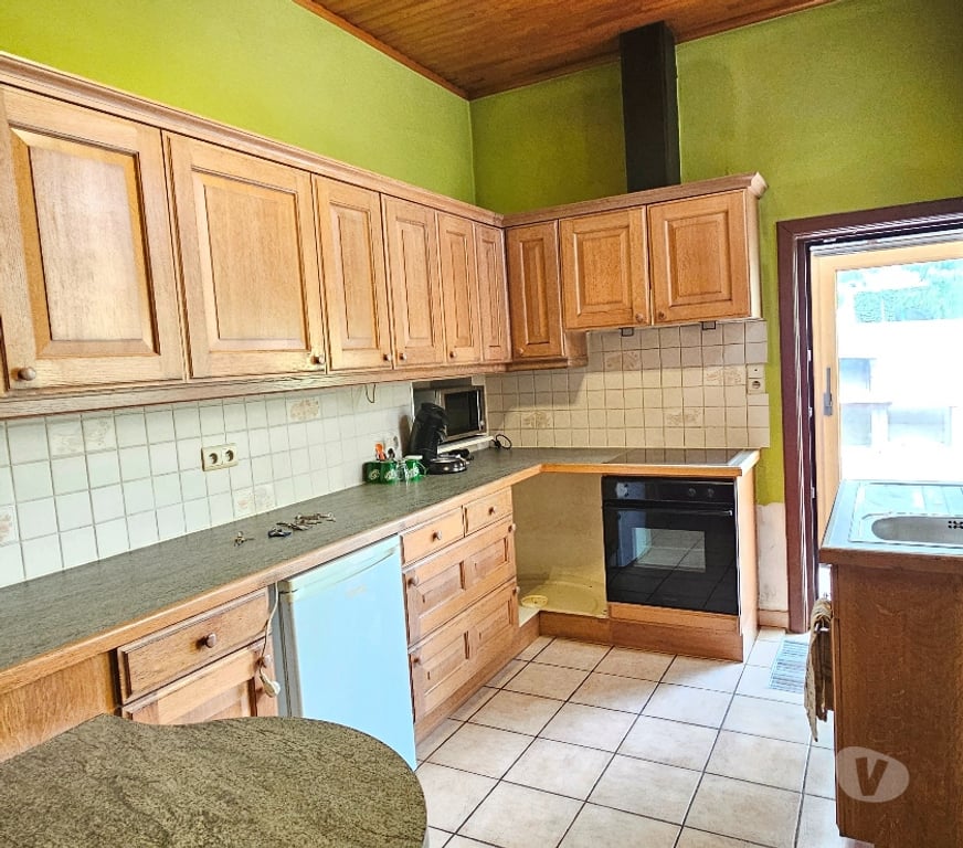 Annonce maison Couvin - Photos Vivastreet Sympathique maison à rafraîchir 3 ch, garage et jardin