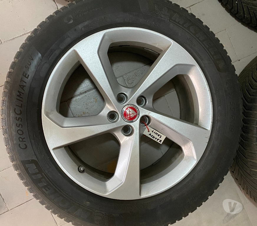 Pièces et services auto Saint-Gilles - Photos Vivastreet Jantes jaguar F-Pace 19 pouces + pneus Michelin +TPMS