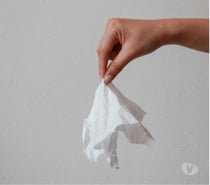 Dans ma bouche ou dans ton mouchoir papier ?