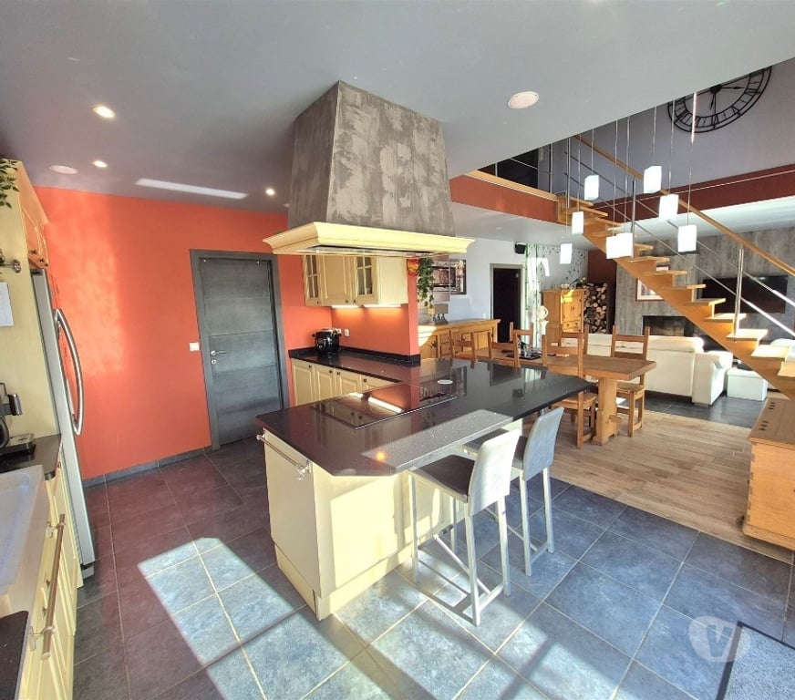 Annonce maison Beaumont Barbençon - Photos Vivastreet Villa 4 façades à vendre à Leugnies Pas d'agence