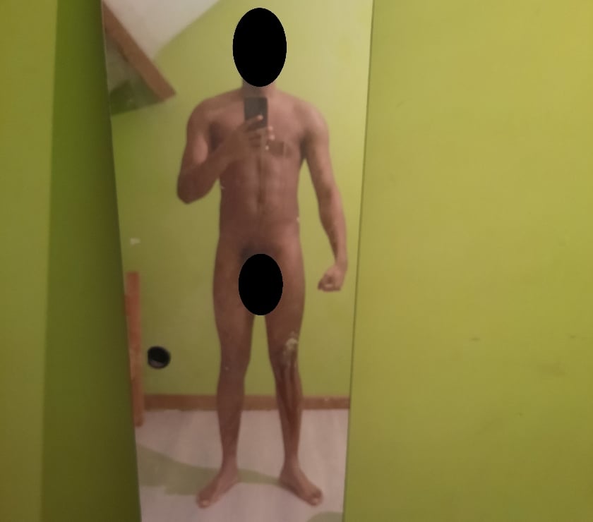Jeune homme black recherche femme mure très ronde.