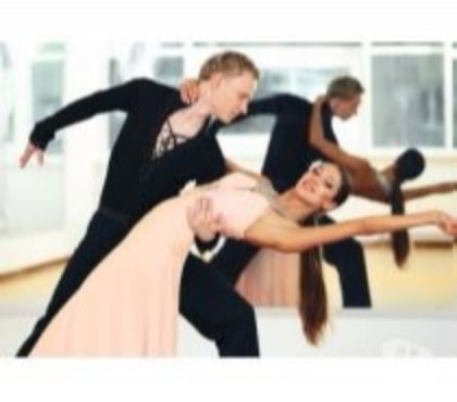 Musique - Théâtre - Danse Braine-l'Alleud-Centrum Braine-l'Alleud - Photos Vivastreet Cours de danse de Valse Viennoise